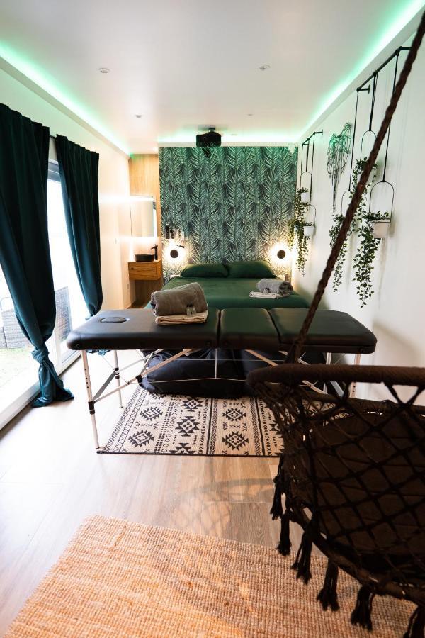 Capsule Thailande I Sauna I Balneo I Console I Jeux En Bois I Cinema I Cour Interieure Trith-Saint-Leger Exterior foto