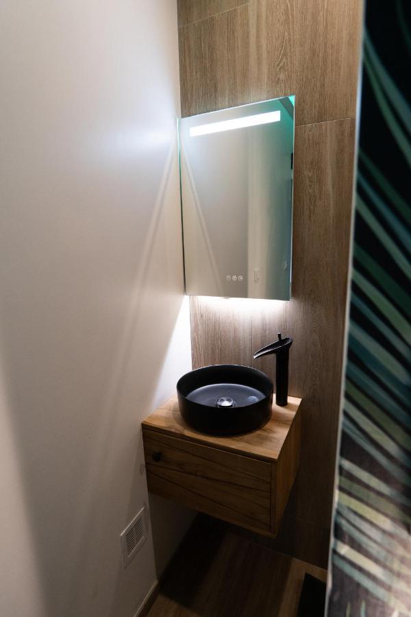 Capsule Thailande I Sauna I Balneo I Console I Jeux En Bois I Cinema I Cour Interieure Trith-Saint-Leger Exterior foto