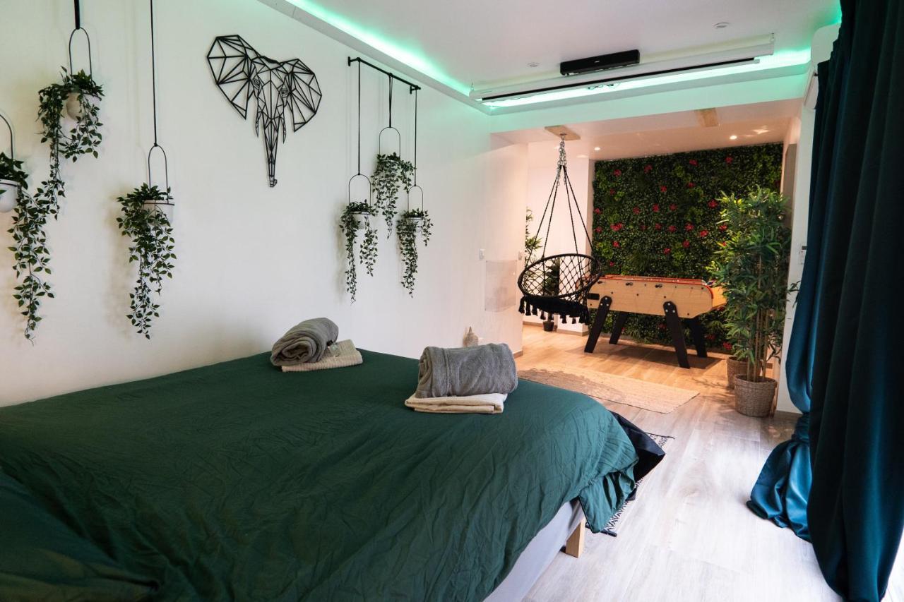 Capsule Thailande I Sauna I Balneo I Console I Jeux En Bois I Cinema I Cour Interieure Trith-Saint-Leger Exterior foto