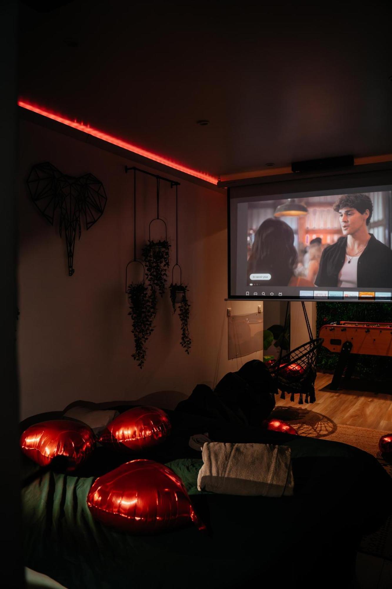 Capsule Thailande I Sauna I Balneo I Console I Jeux En Bois I Cinema I Cour Interieure Trith-Saint-Leger Exterior foto